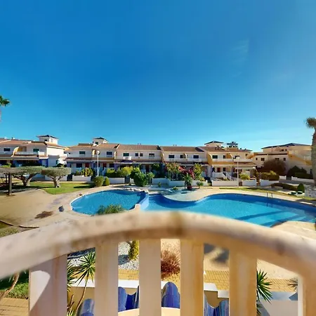 Apartment Quiet And Sunny With Swimming Pool